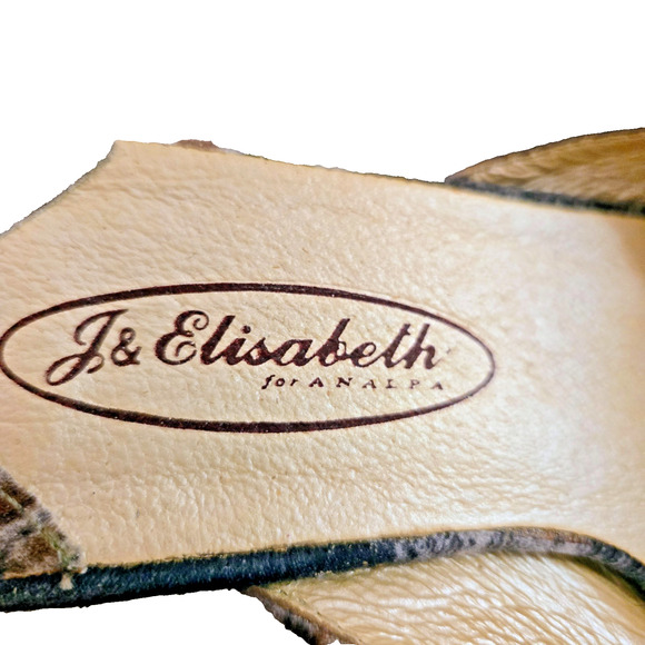 J & Elisabeth for Analpa mules feature a unique patterned fabric texture 38 - Picture 6 of 10